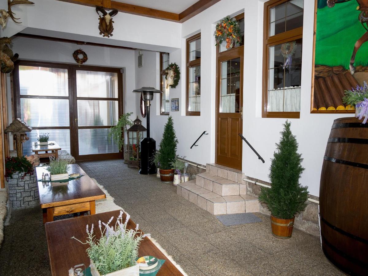 Penzion Gazdovsky Hostinec Topoľčianky Exterior foto