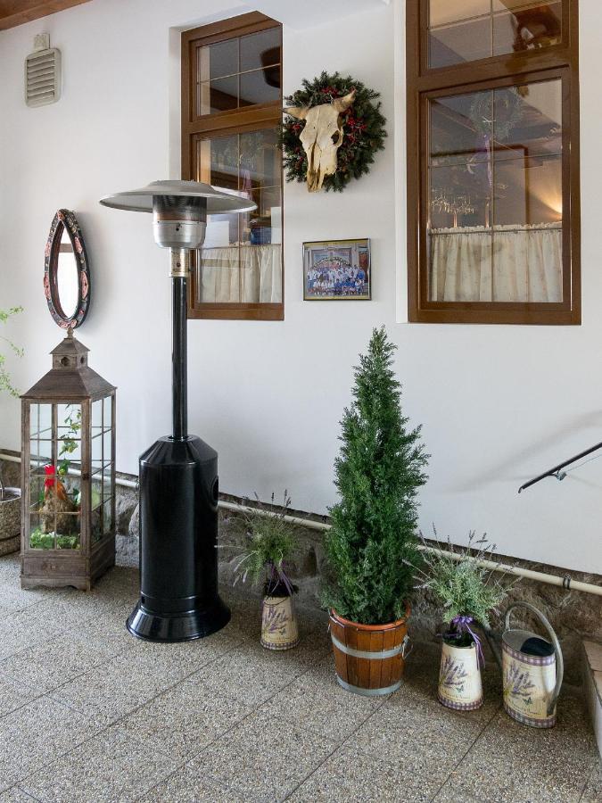 Penzion Gazdovsky Hostinec Topoľčianky Exterior foto
